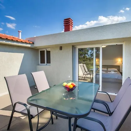 מלון Haus Sofi פפקרי