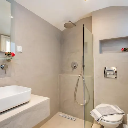 Haus Sofi Пефкари